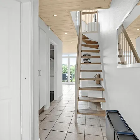 2 Bedroom Amazing In Holiday home